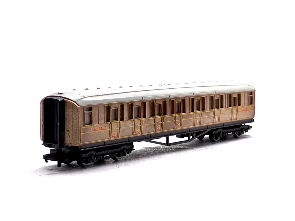 Hornby R1167-22356 Gresley composite coach