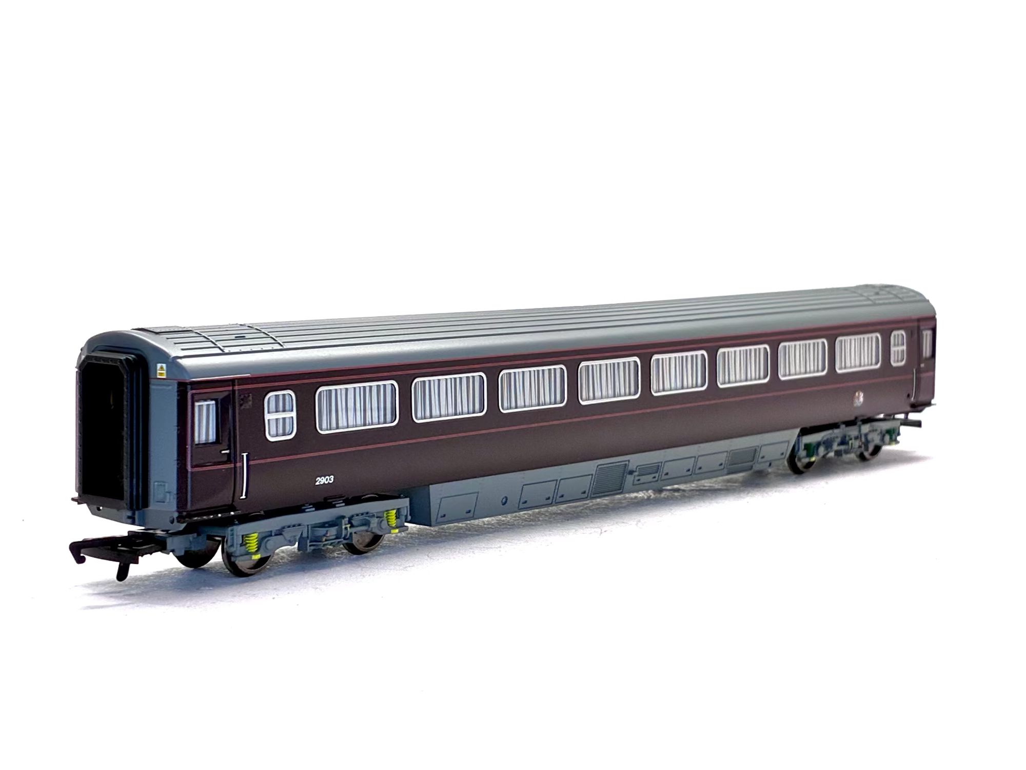Hornby R4400 Mk3 Royal Train livery HM The Queen's Saloon 2903