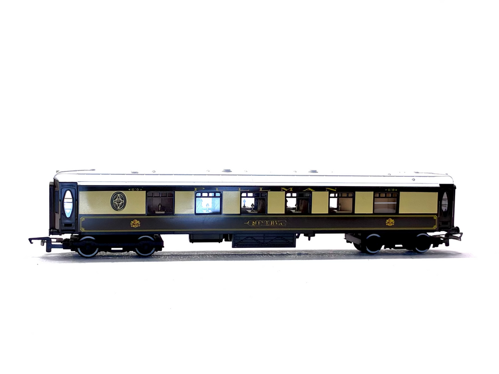 Hornby R4480 Pullman 1st Class Kitchen Car 'Minerva' Matchboard sides working table lamps