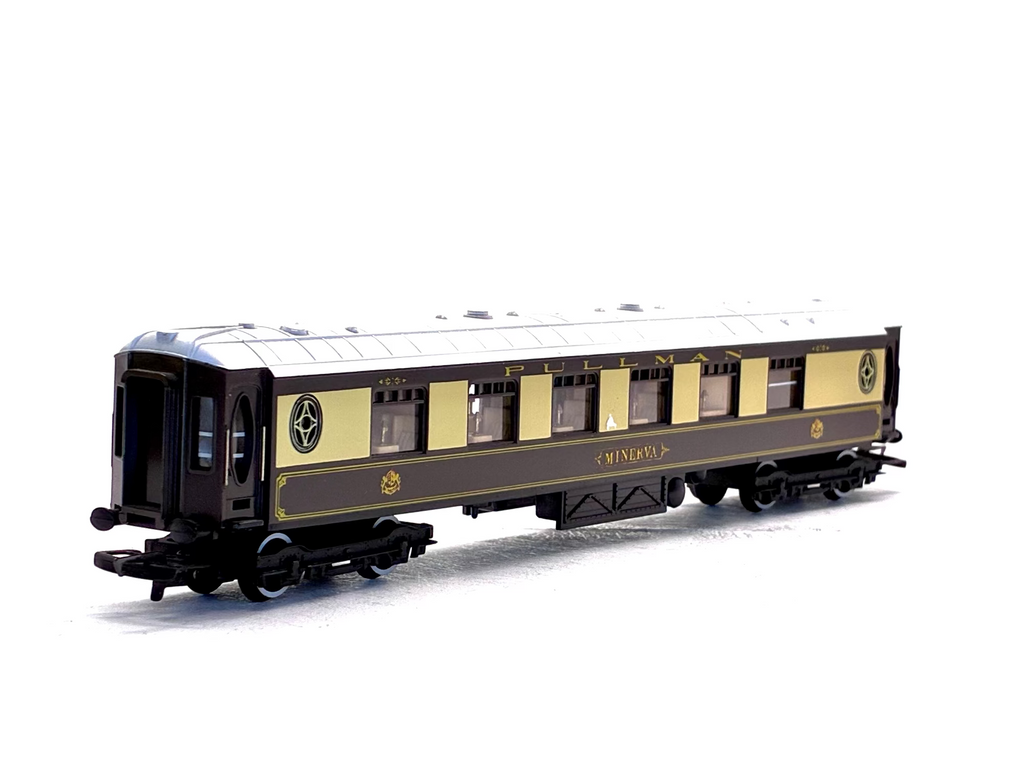 Hornby R4480 Pullman 1st Class Kitchen Car 'Minerva' Matchboard sides working table lamps