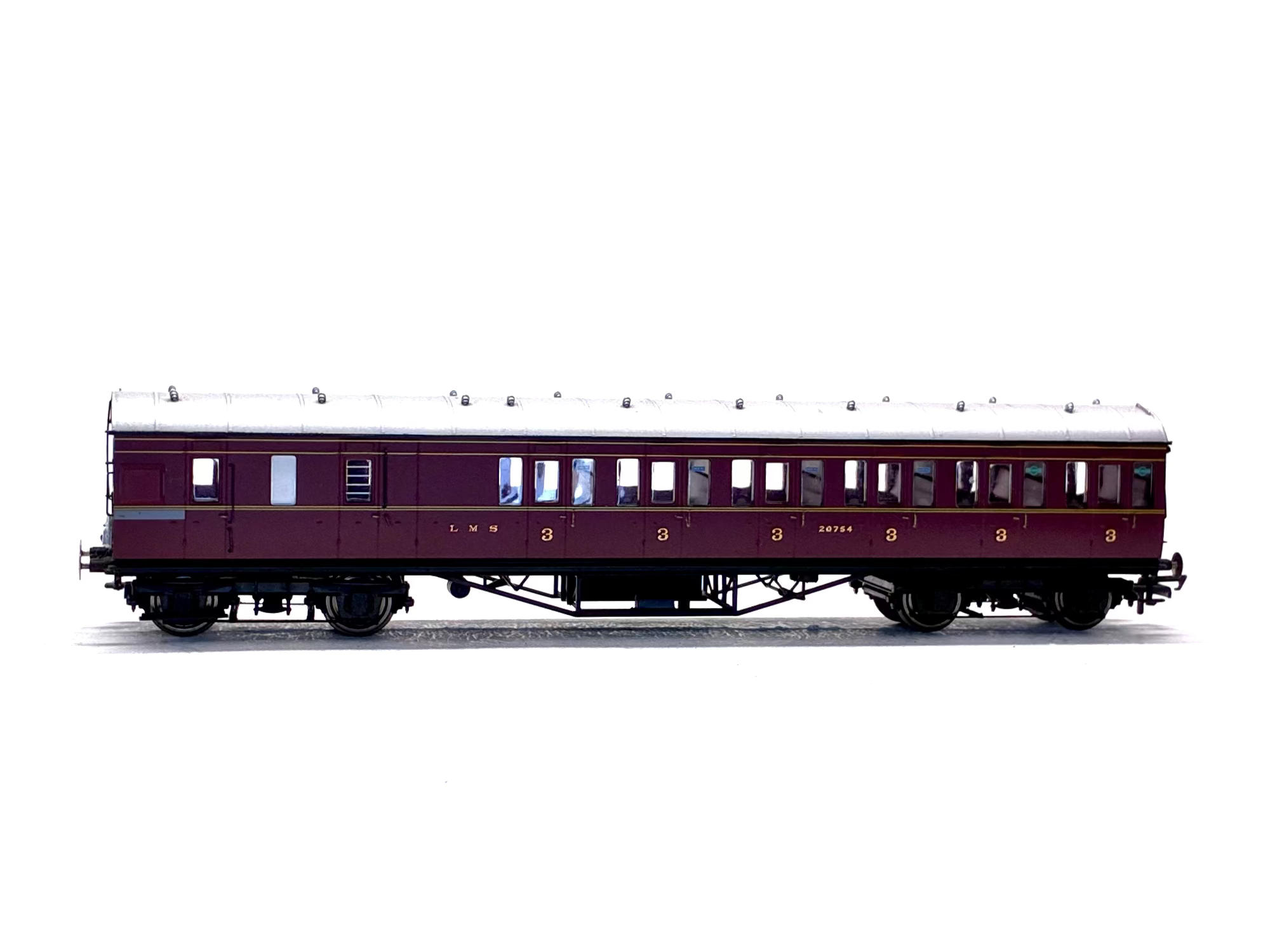 Hornby R4677B 57' non-corridor brake third 20754 in LMS crimson