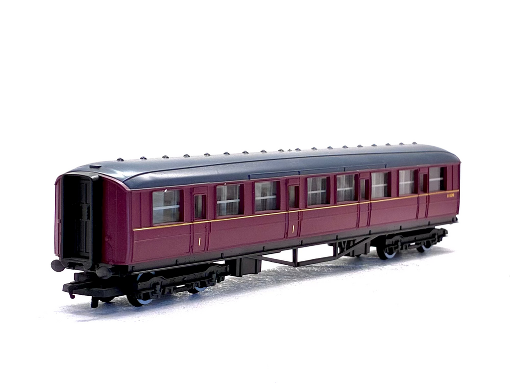 Hornby R448 Gresley Teak Brake Composite Coach in BR Maroon E10076E