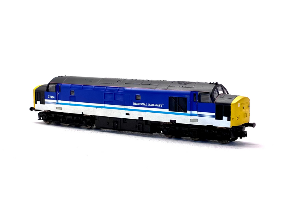 Hornby R2775 Class 37 37414 in Regional Railways livery