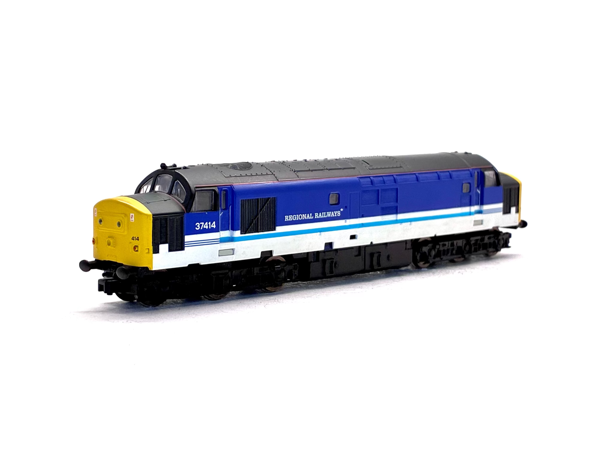 Hornby R2775 Class 37 37414 in Regional Railways livery