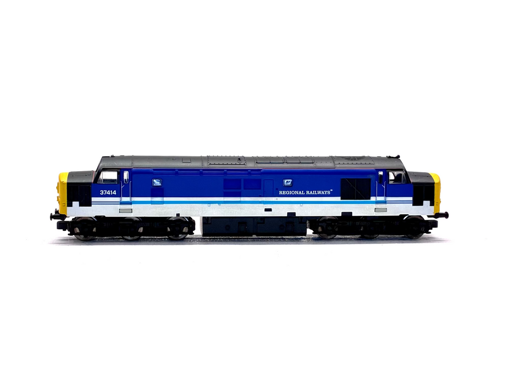 Hornby R2775 Class 37 37414 in Regional Railways livery