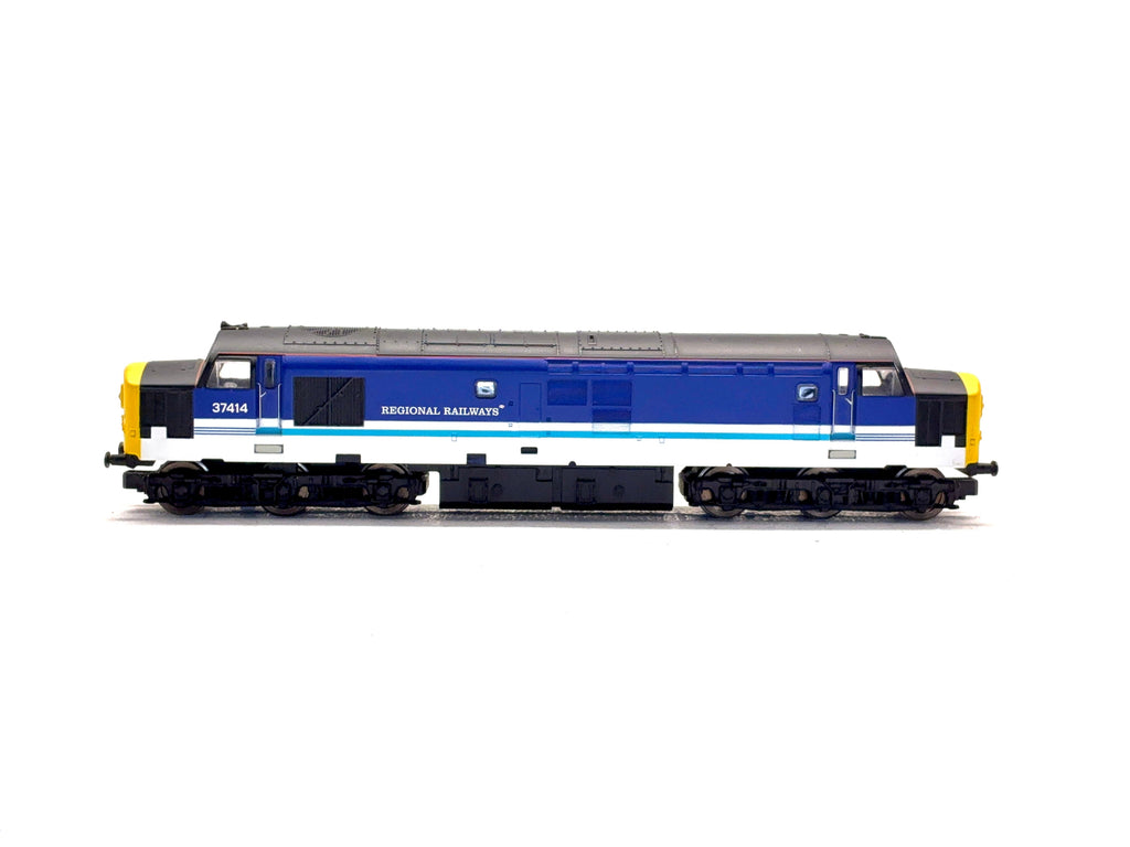 Hornby R2775 Class 37 37414 in Regional Railways livery