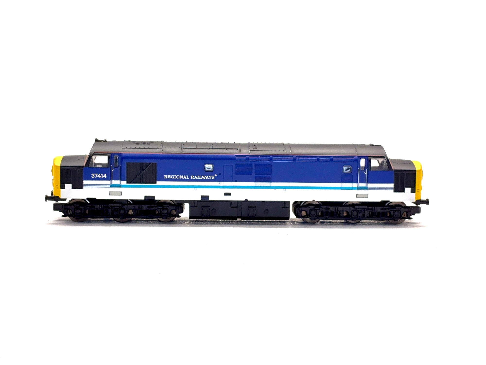 Hornby R2775 Class 37 37414 in Regional Railways livery