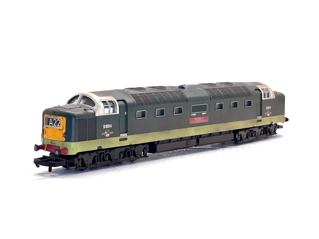 Hornby R1092 Class 55 Deltic D9014 'The Duke Of Wellington's Regiment' in BR Green