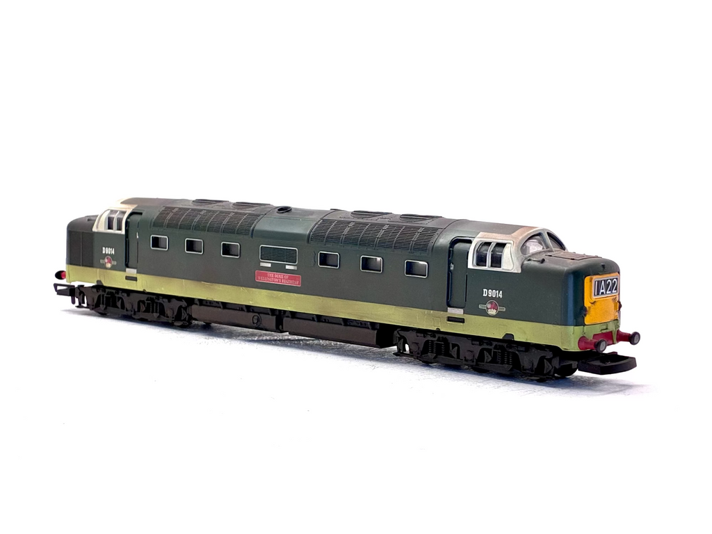 Hornby R1092 Class 55 Deltic D9014 'The Duke Of Wellington's Regiment' in BR Green