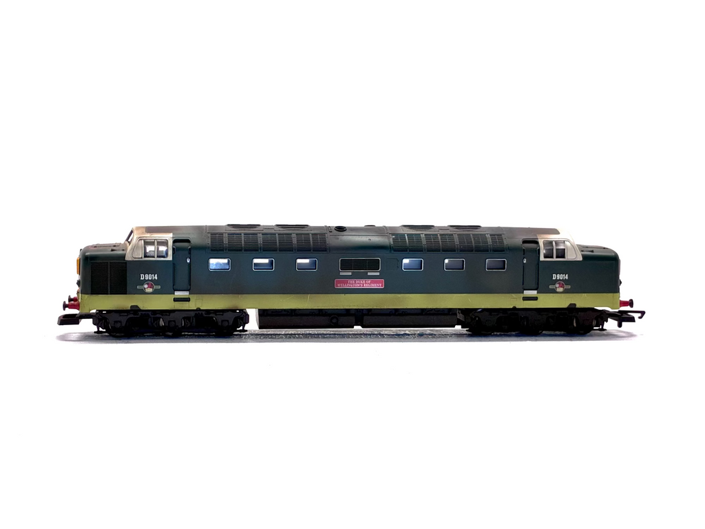 Hornby R1092 Class 55 Deltic D9014 'The Duke Of Wellington's Regiment' in BR Green