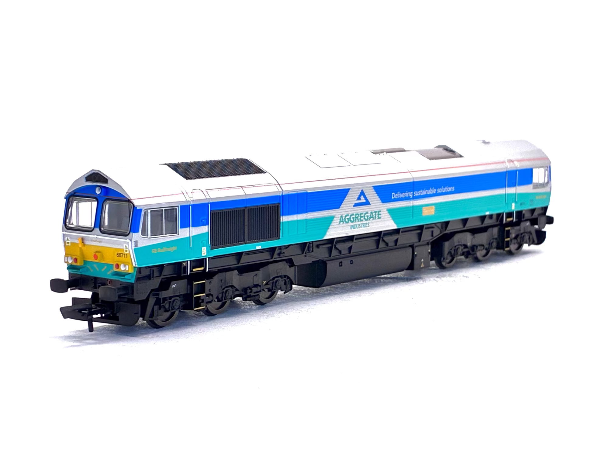 Hornby R30428TXS RailRoad Plus Aggregates Class 66 Sence 66711 Diesel Locomotive DCC Sound