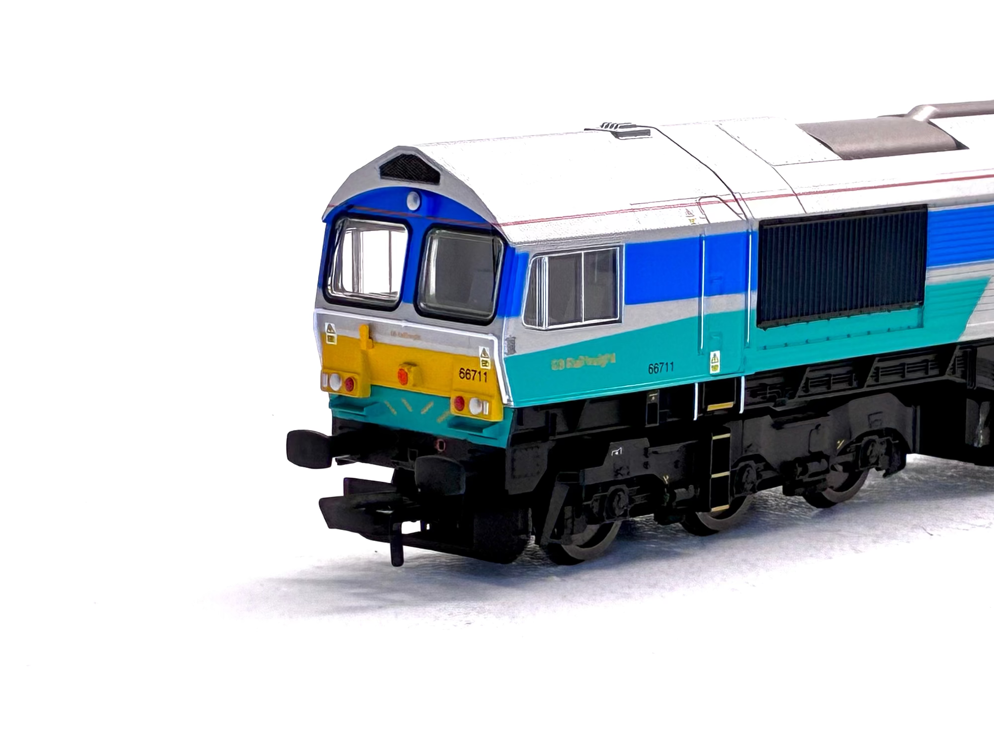 Hornby R30428TXS RailRoad Plus Aggregates Class 66 Sence 66711 Diesel Locomotive DCC Sound