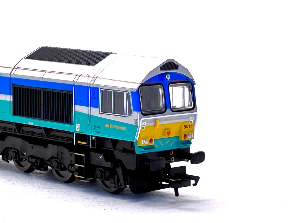 Hornby R30428TXS RailRoad Plus Aggregates Class 66 Sence 66711 Diesel Locomotive DCC Sound