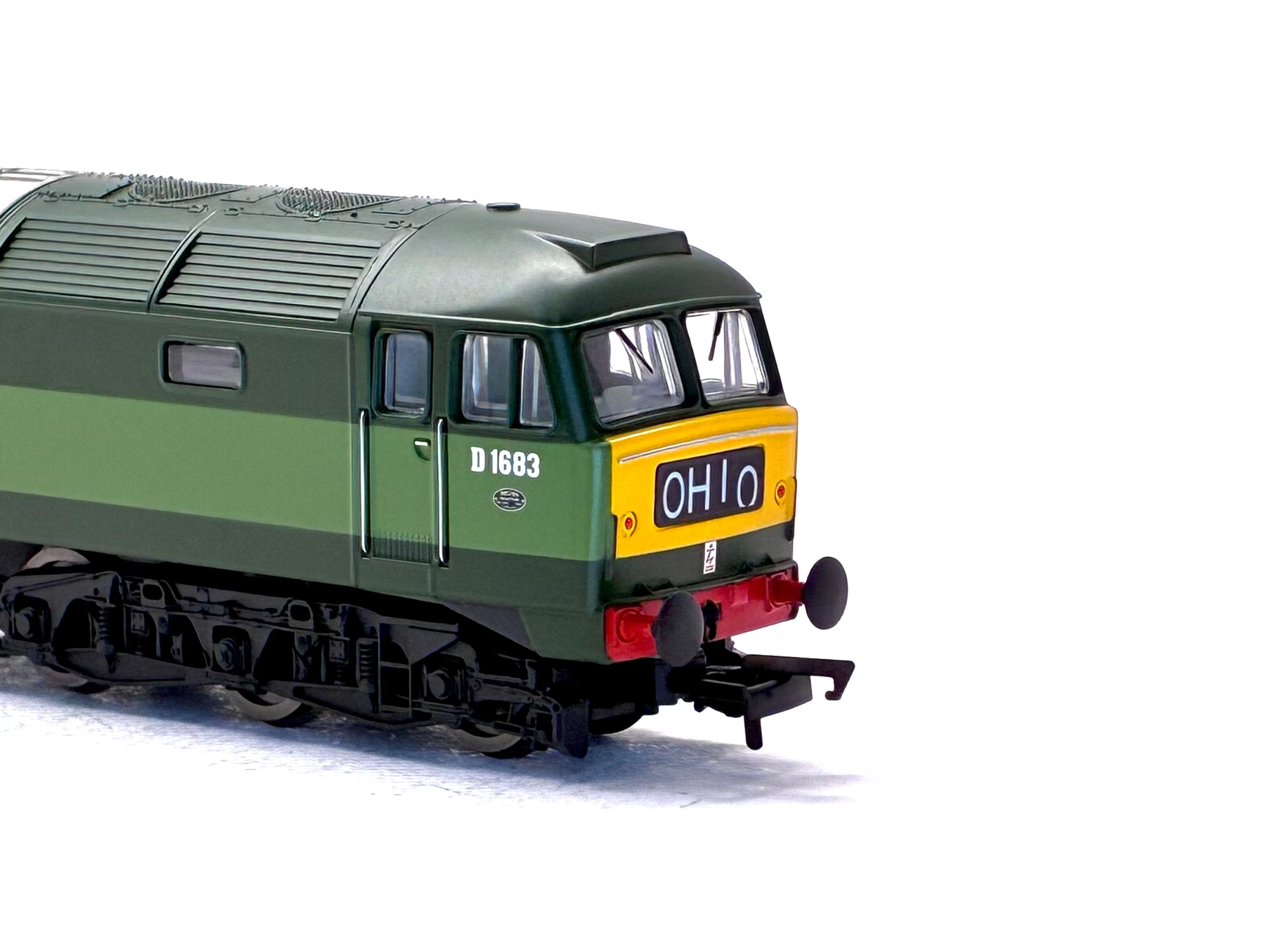 Hornby R30182 Class 47 D1683 in BR two-tone green