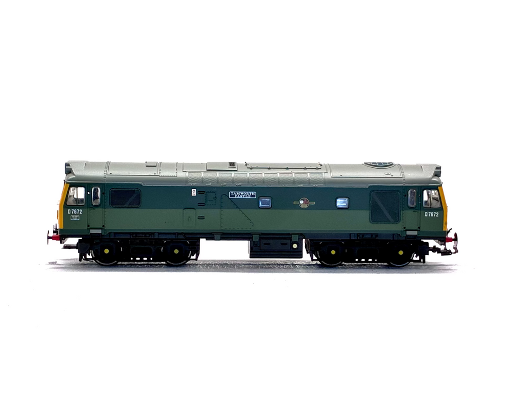 Bachmann Branchline 32-402 Class 25 D7672 'Tamworth Castle' in BR Two Tone Green