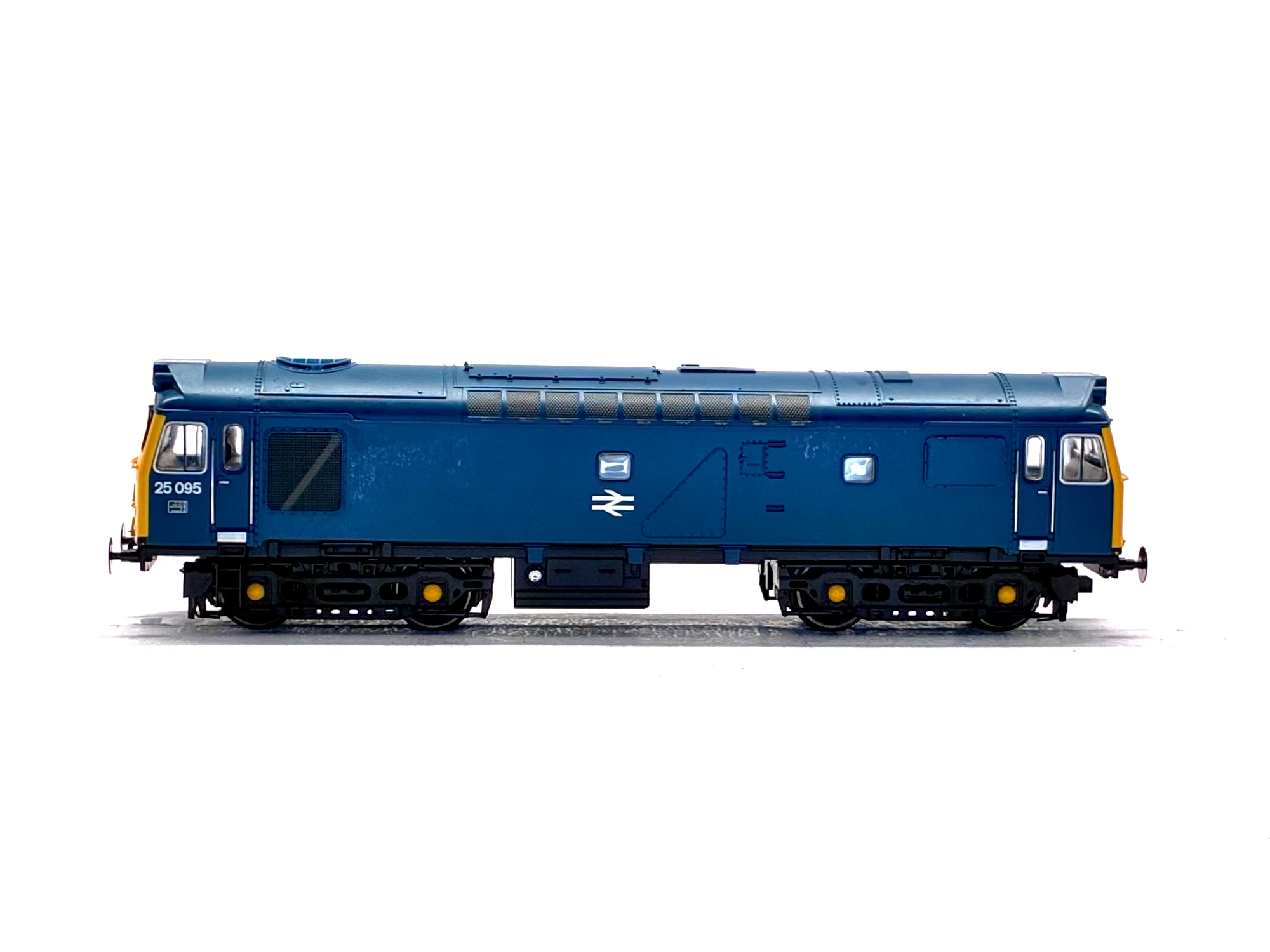 Bachmann Branchline 32-400DS Class 25/3 25095 in BR Blue DCC Sound Fitted
