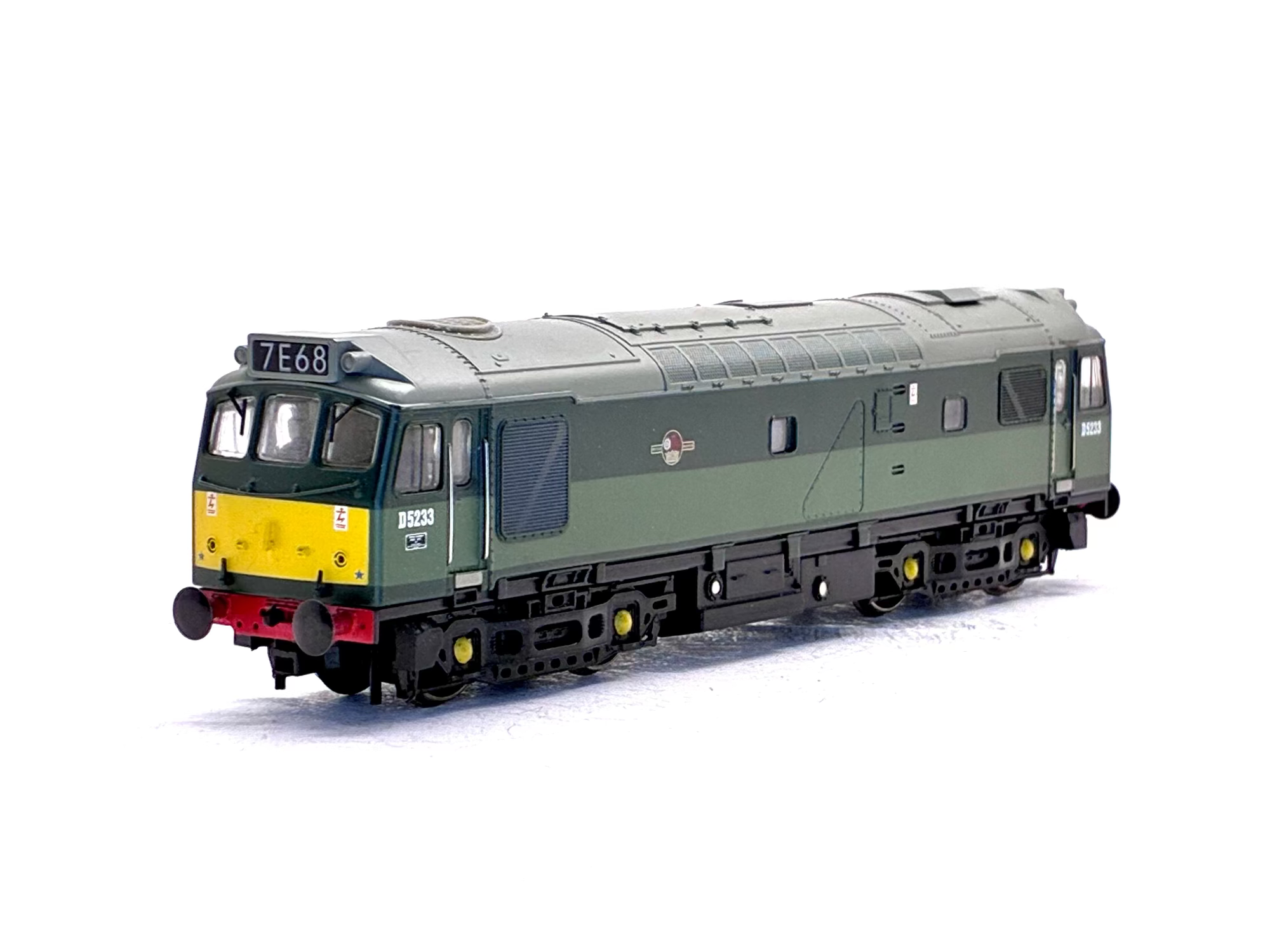 Bachmann Branchline 30-045Loco Class 25 D5233 in BR two tone green - Digital fitted