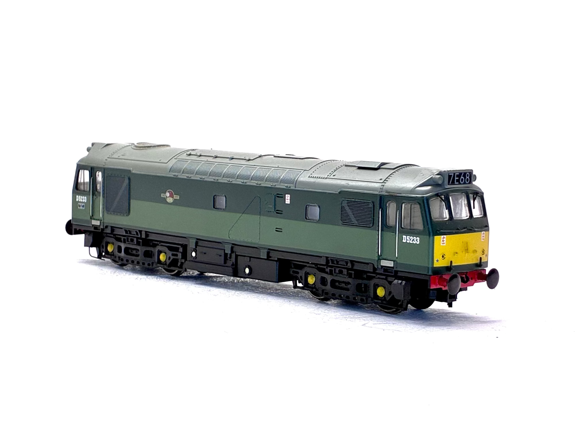 Bachmann Branchline 30-045Loco Class 25 D5233 in BR two tone green - Digital fitted