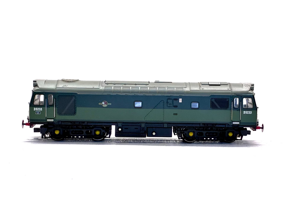 Bachmann Branchline 30-045Loco Class 25 D5233 in BR two tone green - Digital fitted
