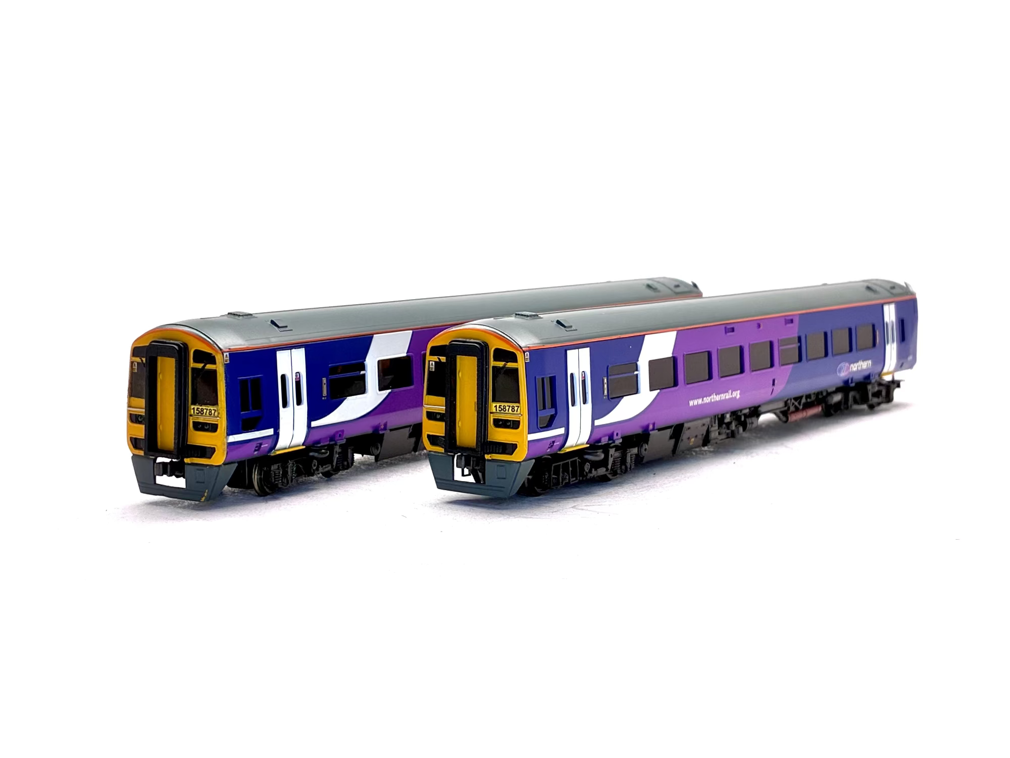 Bachmann Branchline 31-514 Class 158 2 car DMU 158791 in 'Northern Rail' livery