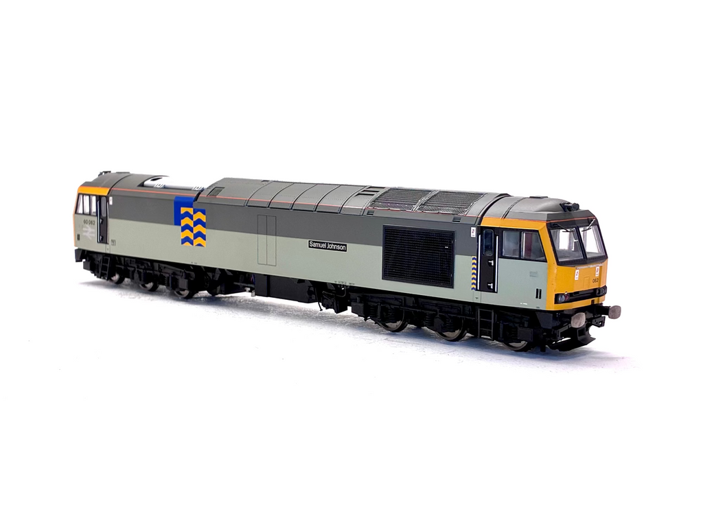 Hornby R2747 Class 60 60062 'Samuel Johnson' in BR Railfreight Petroleum