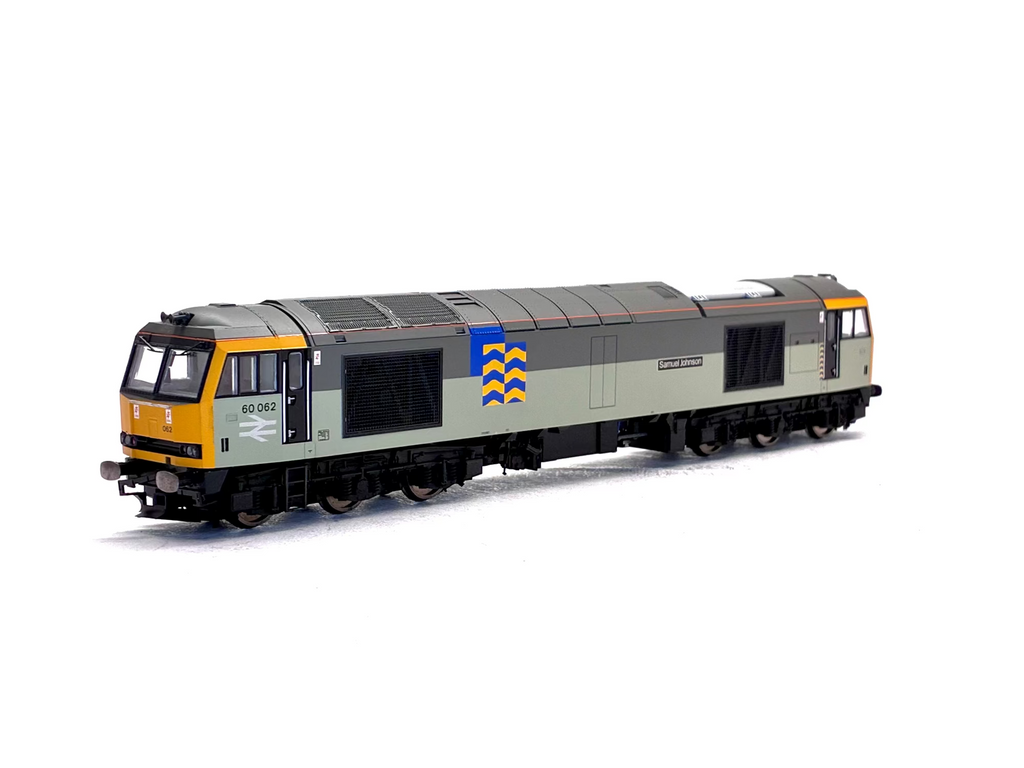 Hornby R2747 Class 60 60062 'Samuel Johnson' in BR Railfreight Petroleum