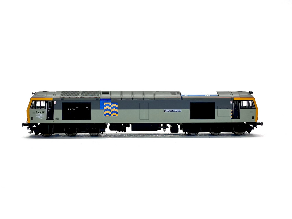 Hornby R2747 Class 60 60062 'Samuel Johnson' in BR Railfreight Petroleum