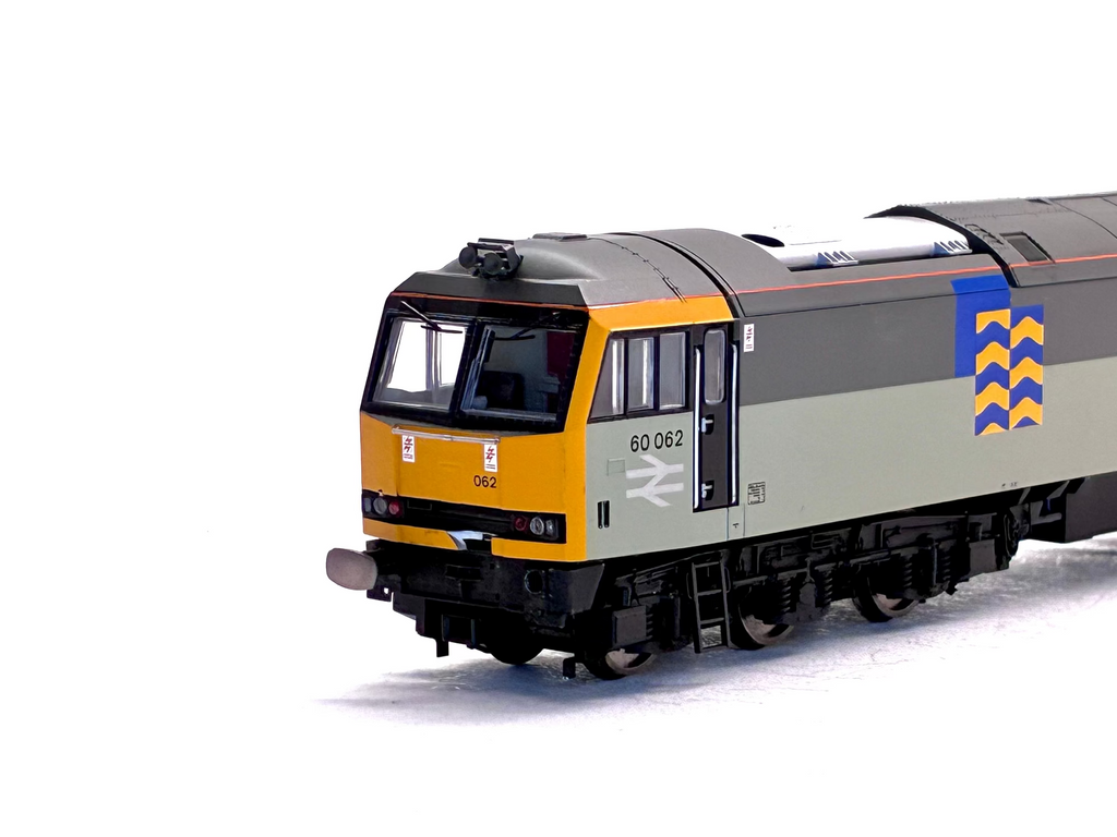 Hornby R2747 Class 60 60062 'Samuel Johnson' in BR Railfreight Petroleum