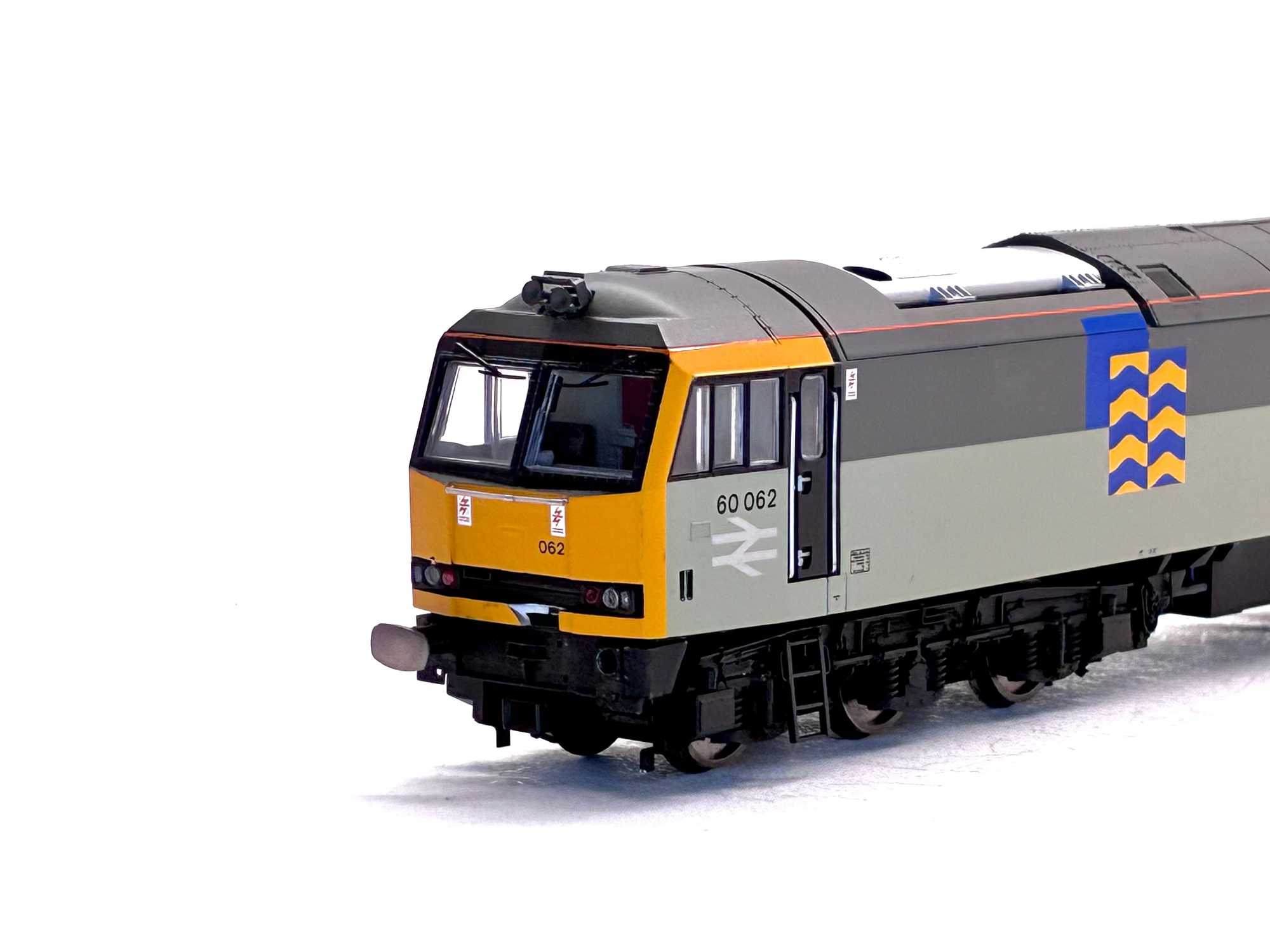 Hornby R2747 Class 60 60062 'Samuel Johnson' in BR Railfreight Petroleum