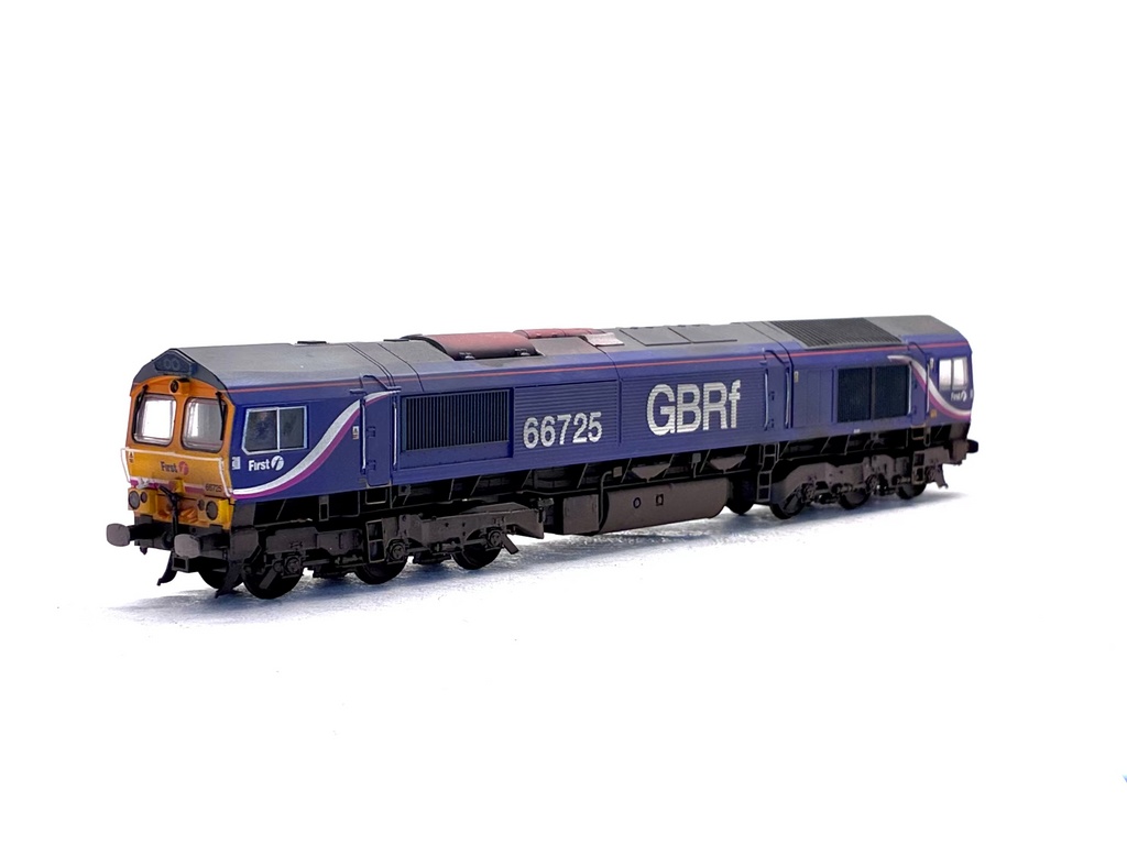 Bachmann Branchline 32-978 Class 66/9 66725 'Sunderland AFC' in First GBRf Livery