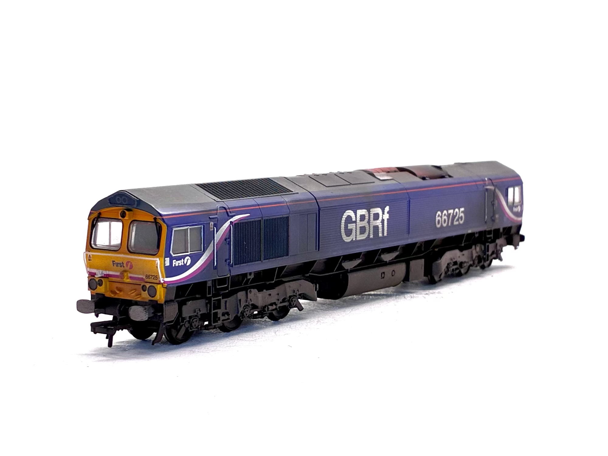 Bachmann Branchline 32-978 Class 66/9 66725 'Sunderland AFC' in First GBRf Livery