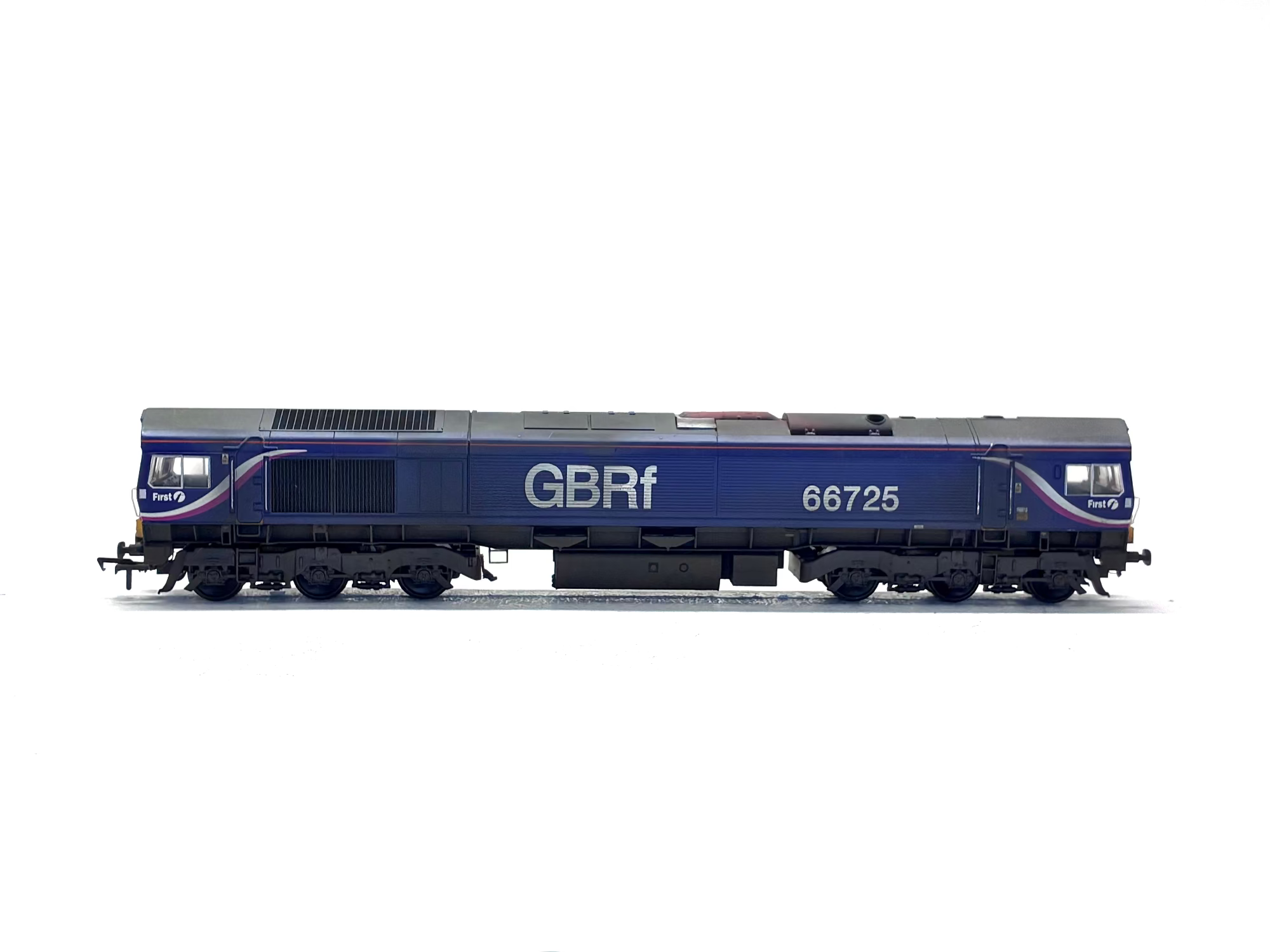 Bachmann Branchline 32-978 Class 66/9 66725 'Sunderland AFC' in First GBRf Livery