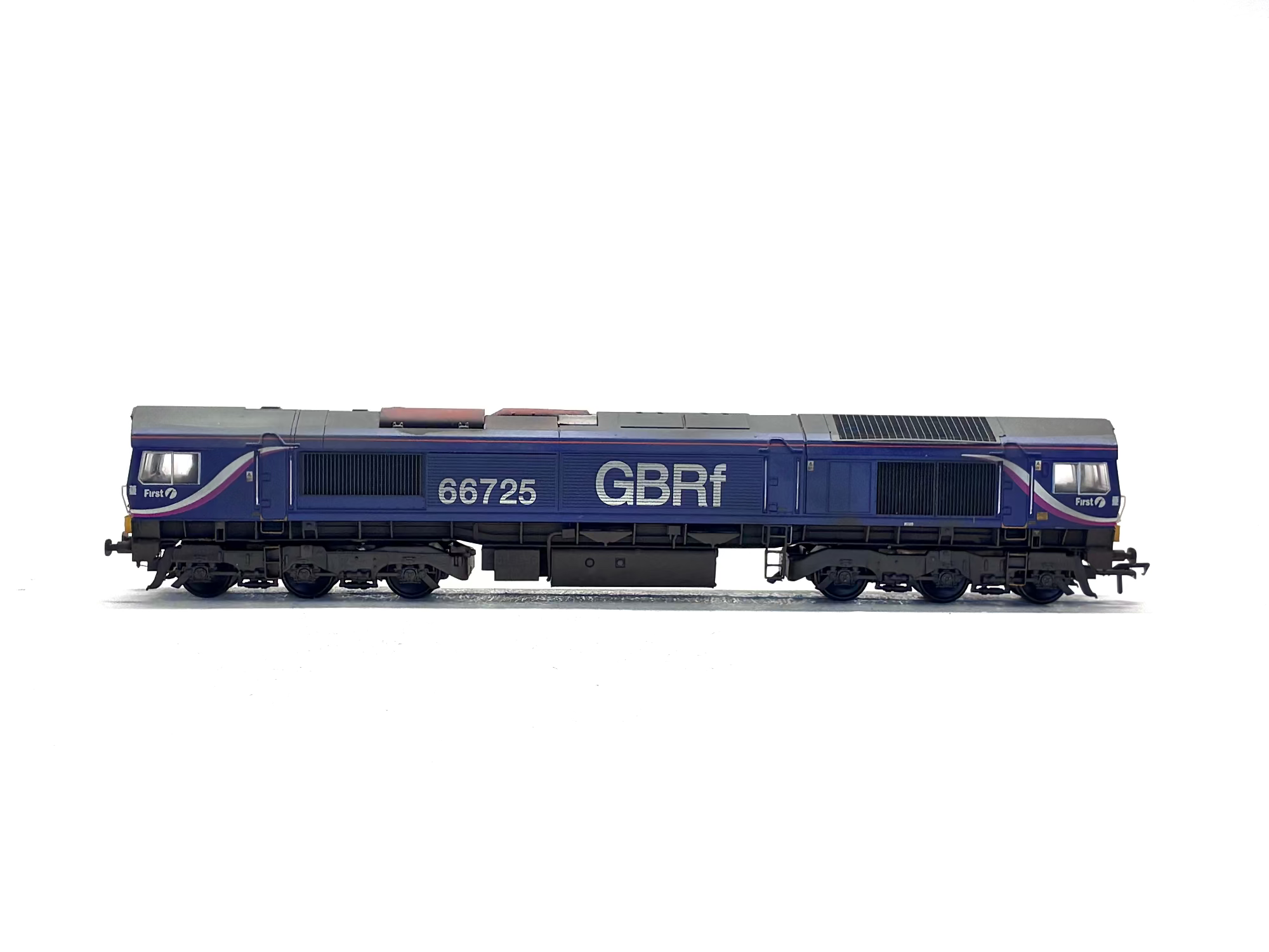 Bachmann Branchline 32-978 Class 66/9 66725 'Sunderland AFC' in First GBRf Livery