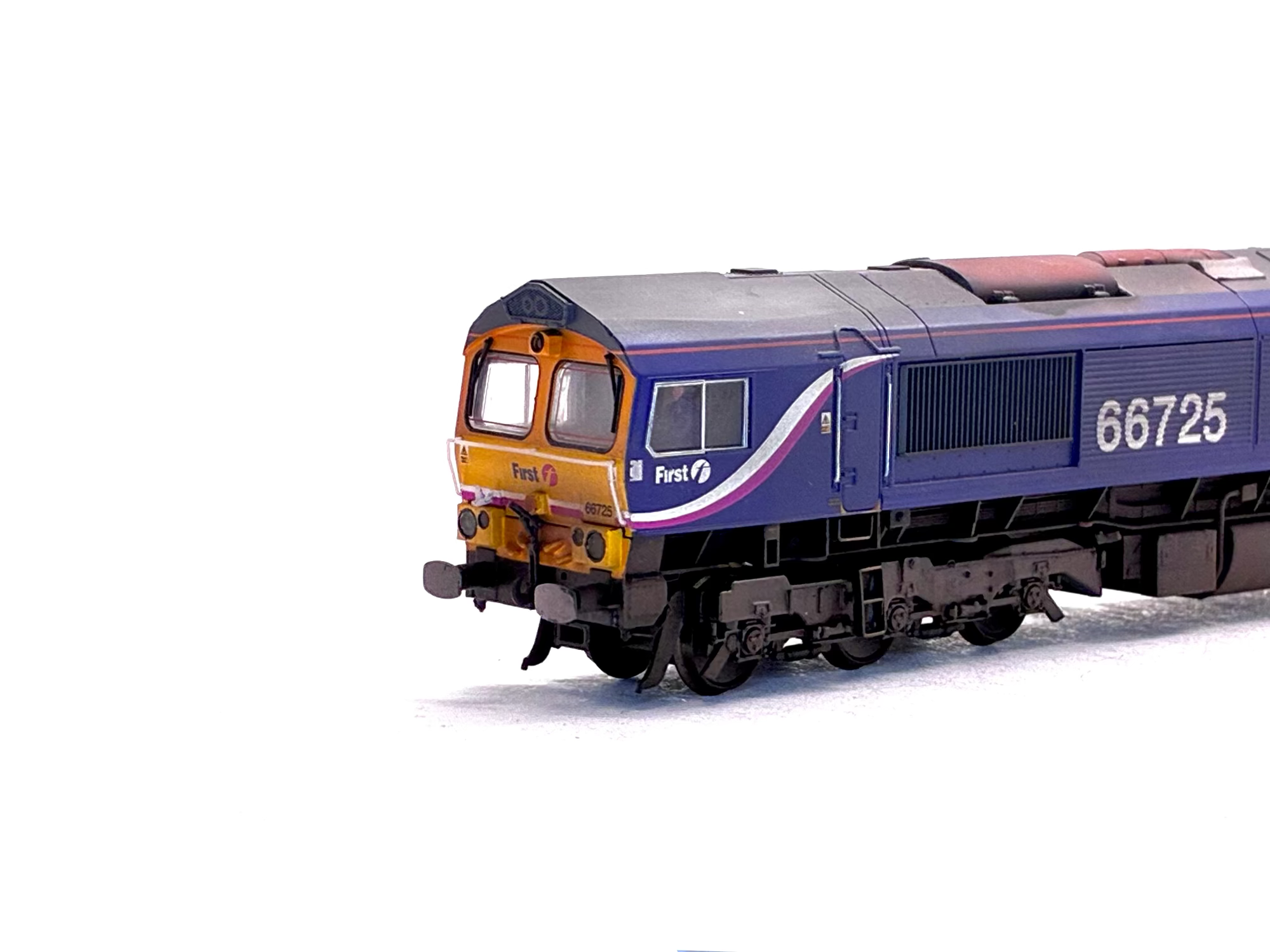 Bachmann Branchline 32-978 Class 66/9 66725 'Sunderland AFC' in First GBRf Livery
