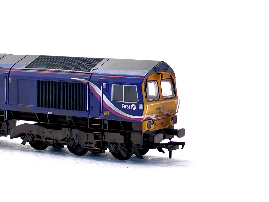 Bachmann Branchline 32-978 Class 66/9 66725 'Sunderland AFC' in First GBRf Livery