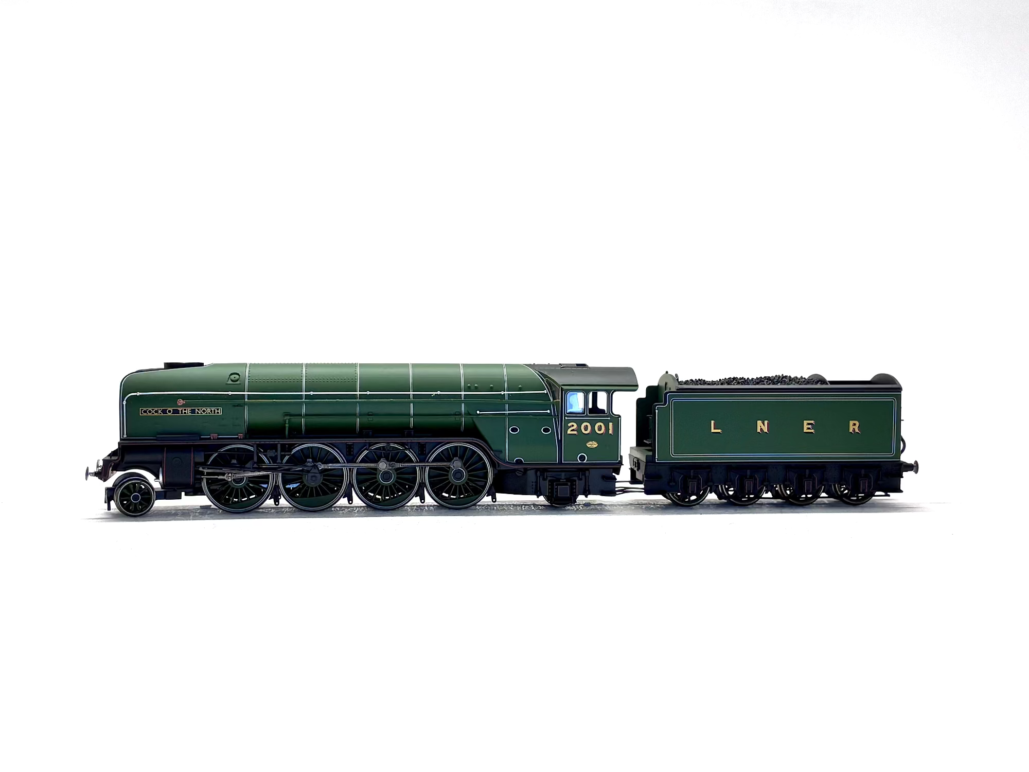 Hornby R3246TTS Class P2 2-8-2 "Cock O' The North" in LNER Green TTS Sound fitted