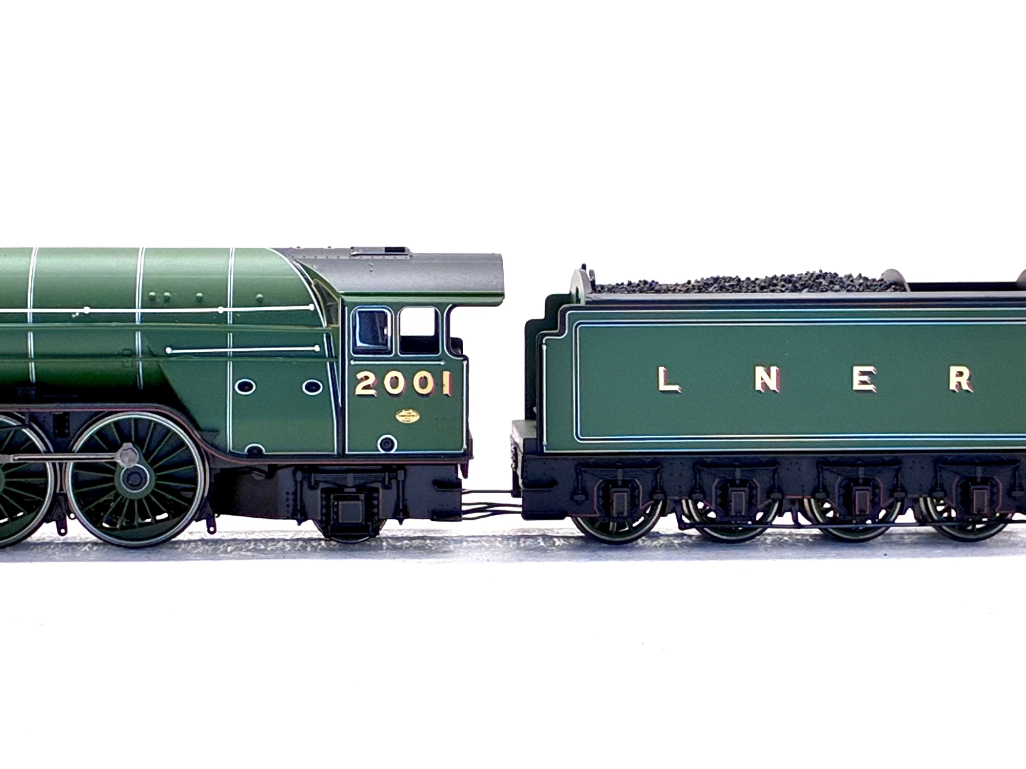 Hornby R3246TTS Class P2 2-8-2 "Cock O' The North" in LNER Green TTS Sound fitted