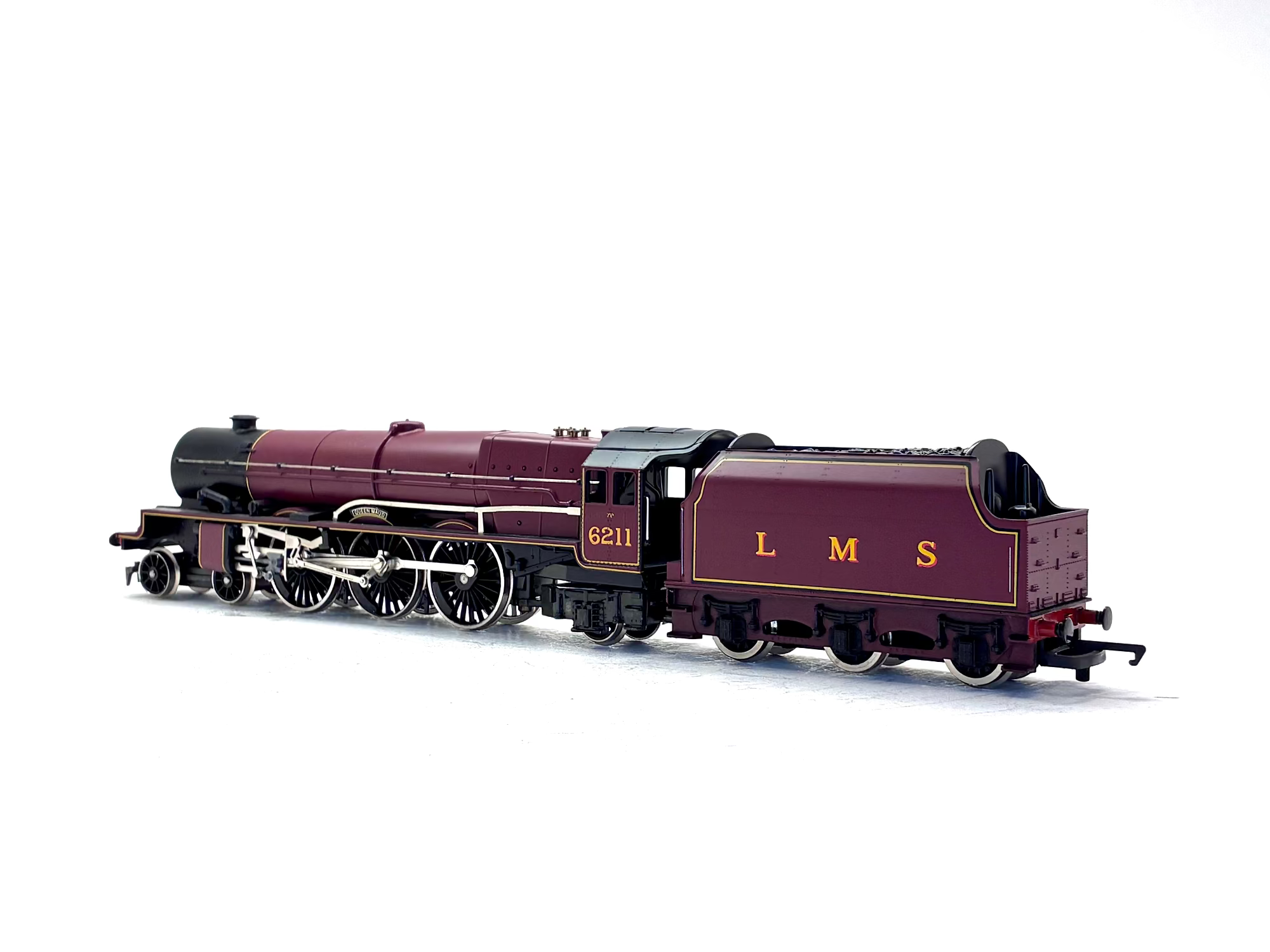 Hornby R2052 Princess Class 4-6-2 "Queen Maud" 6211 in LMS Maroon
