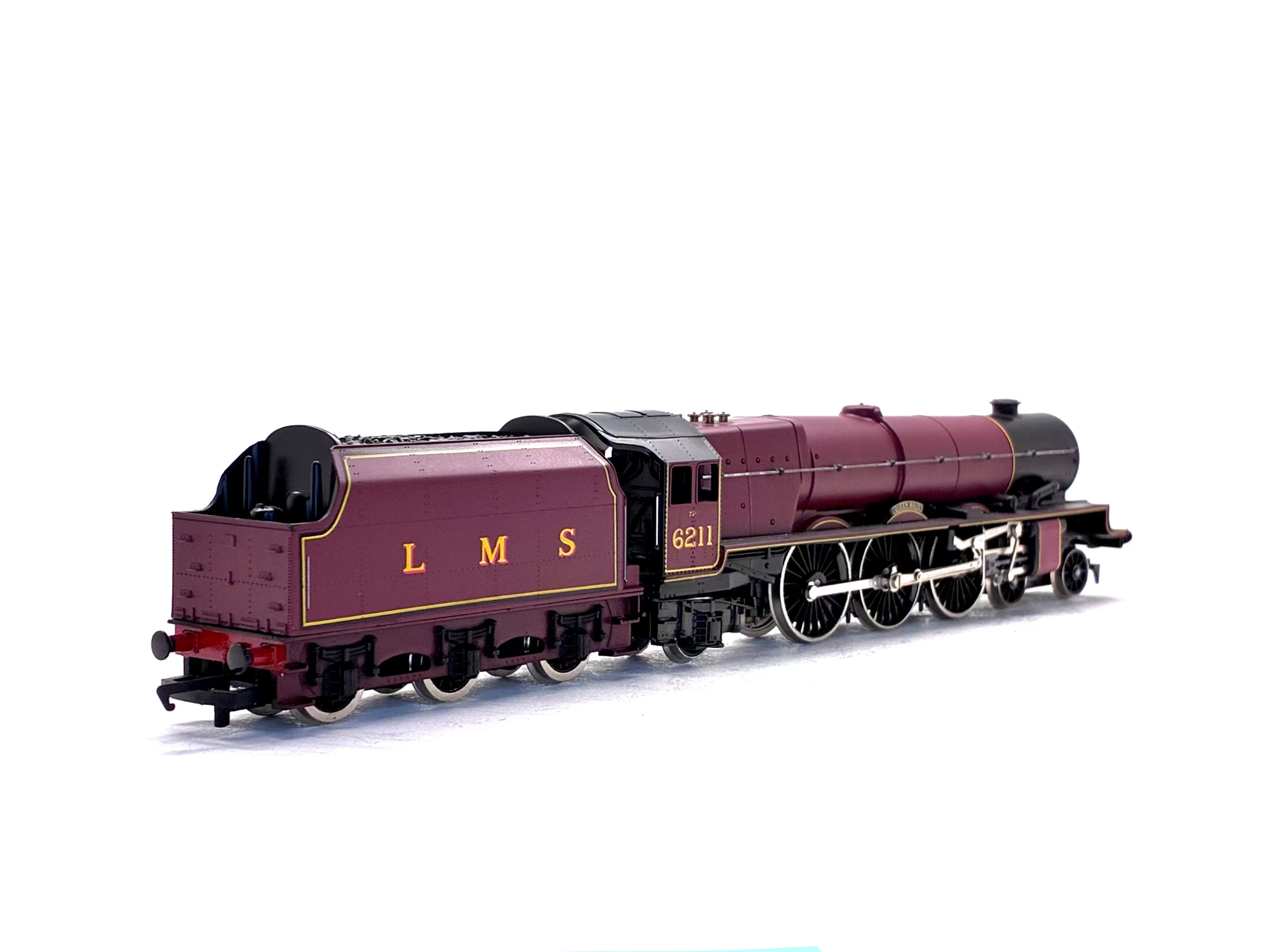 Hornby R2052 Princess Class 4-6-2 "Queen Maud" 6211 in LMS Maroon