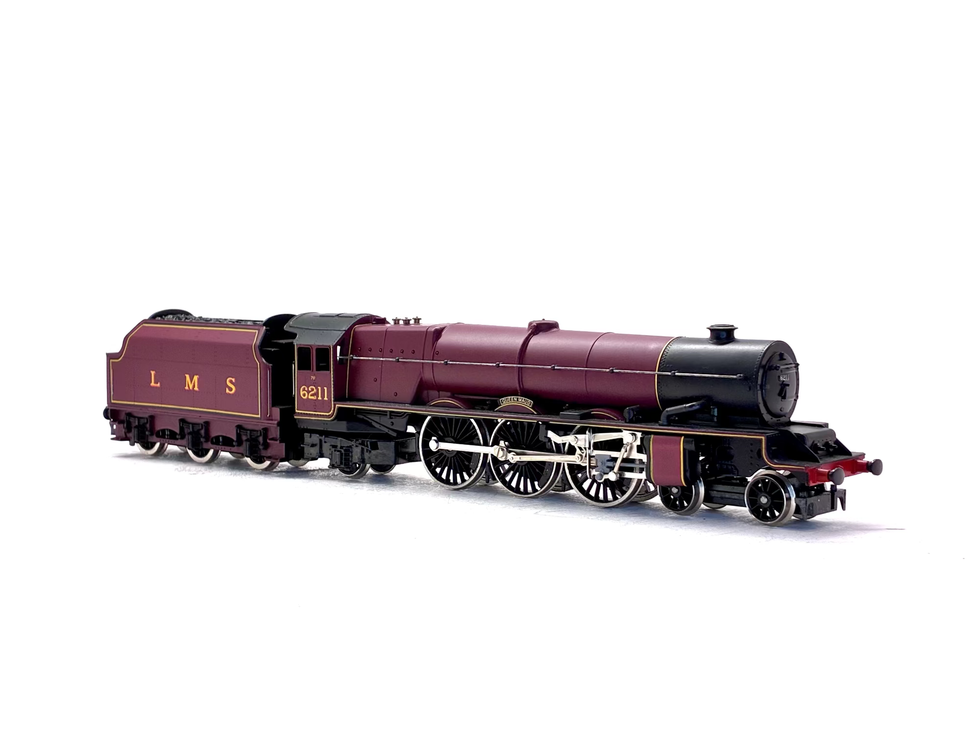 Hornby R2052 Princess Class 4-6-2 "Queen Maud" 6211 in LMS Maroon