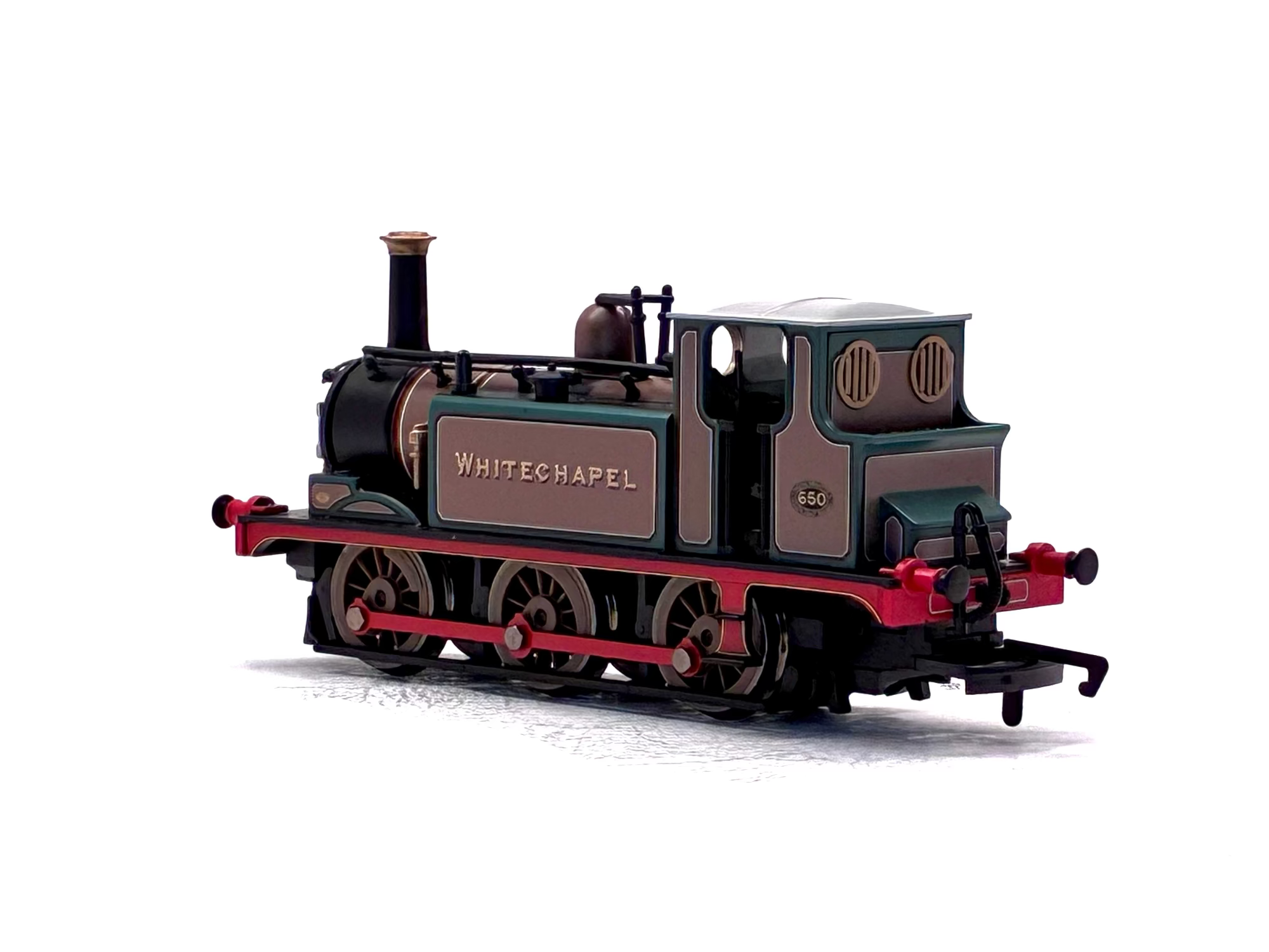 Hornby R3247 Class A1X 'Terrier' 0-6-0 650 'Whitechapel' in LB&SCR improved engine green Exclusive to Hornby Collectors Club