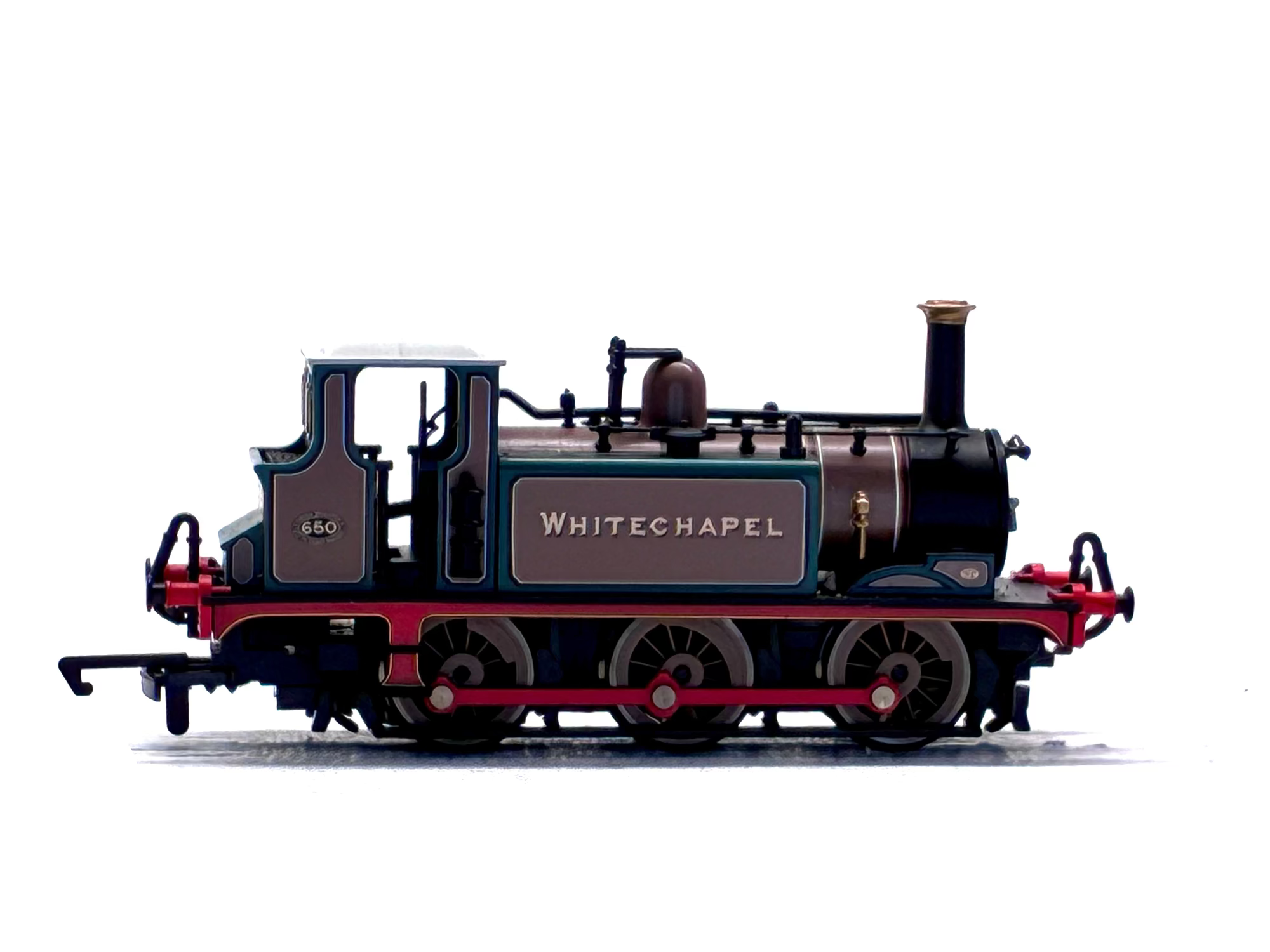 Hornby R3247 Class A1X 'Terrier' 0-6-0 650 'Whitechapel' in LB&SCR improved engine green Exclusive to Hornby Collectors Club