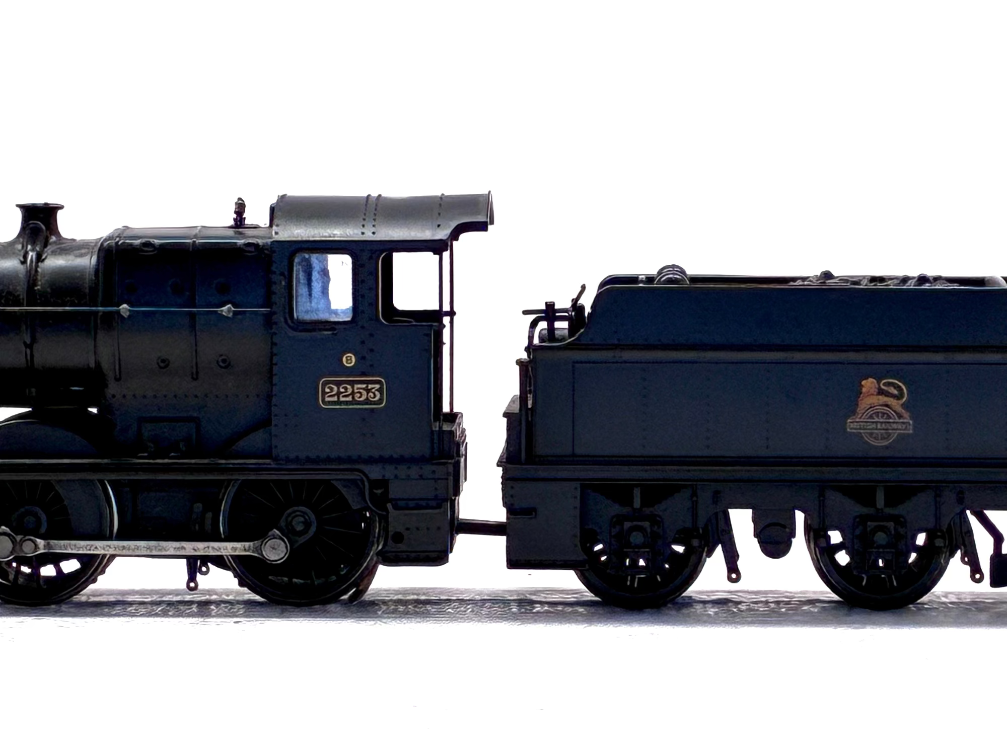 Bachmann Branchline 32-306 Class 2251 Collett Goods 2253 & Churchward tender in BR black weathered