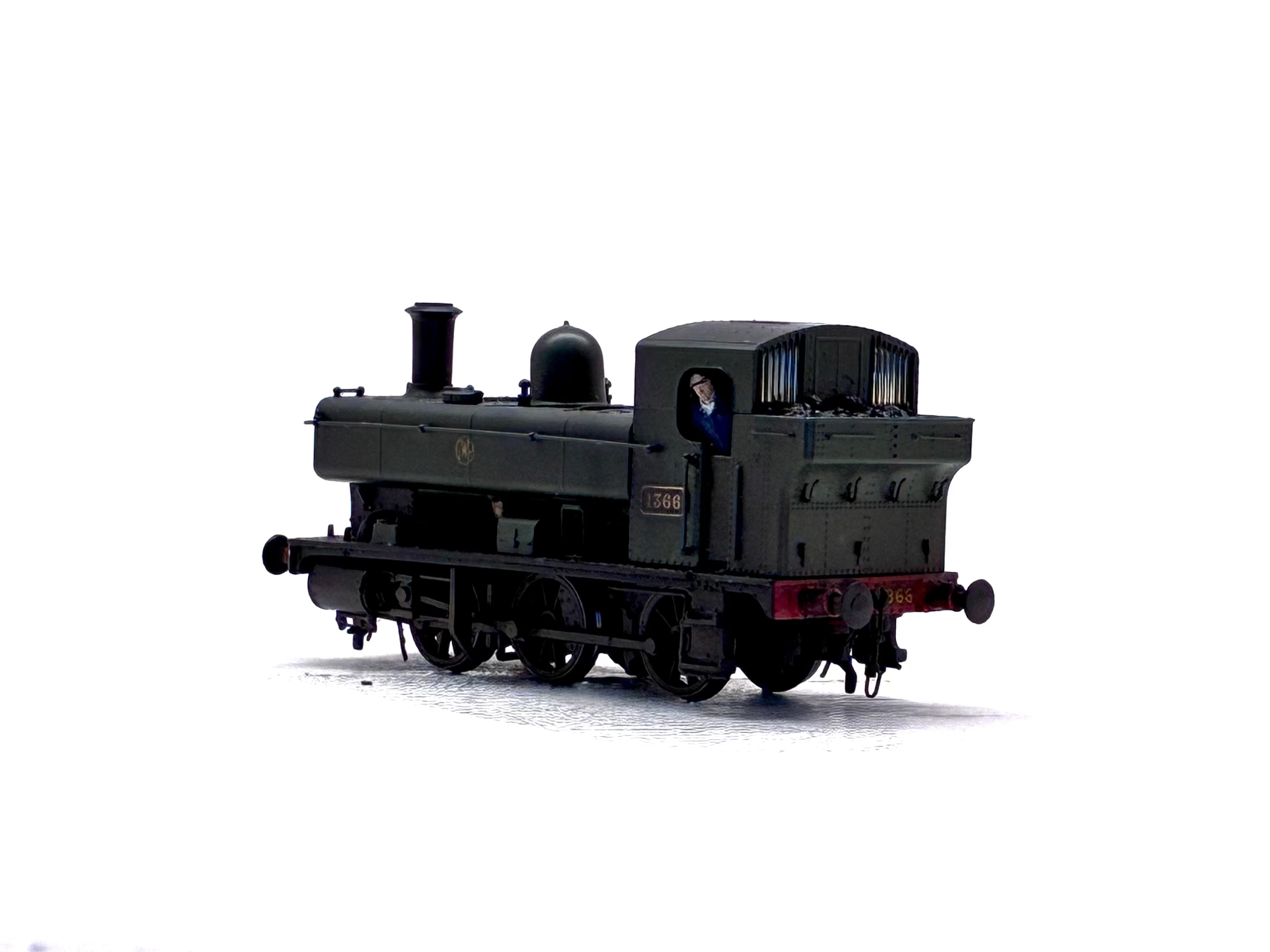 Heljan 1320 Class 1366 0-6-0PT 1366 in GWR green with shirtbutton