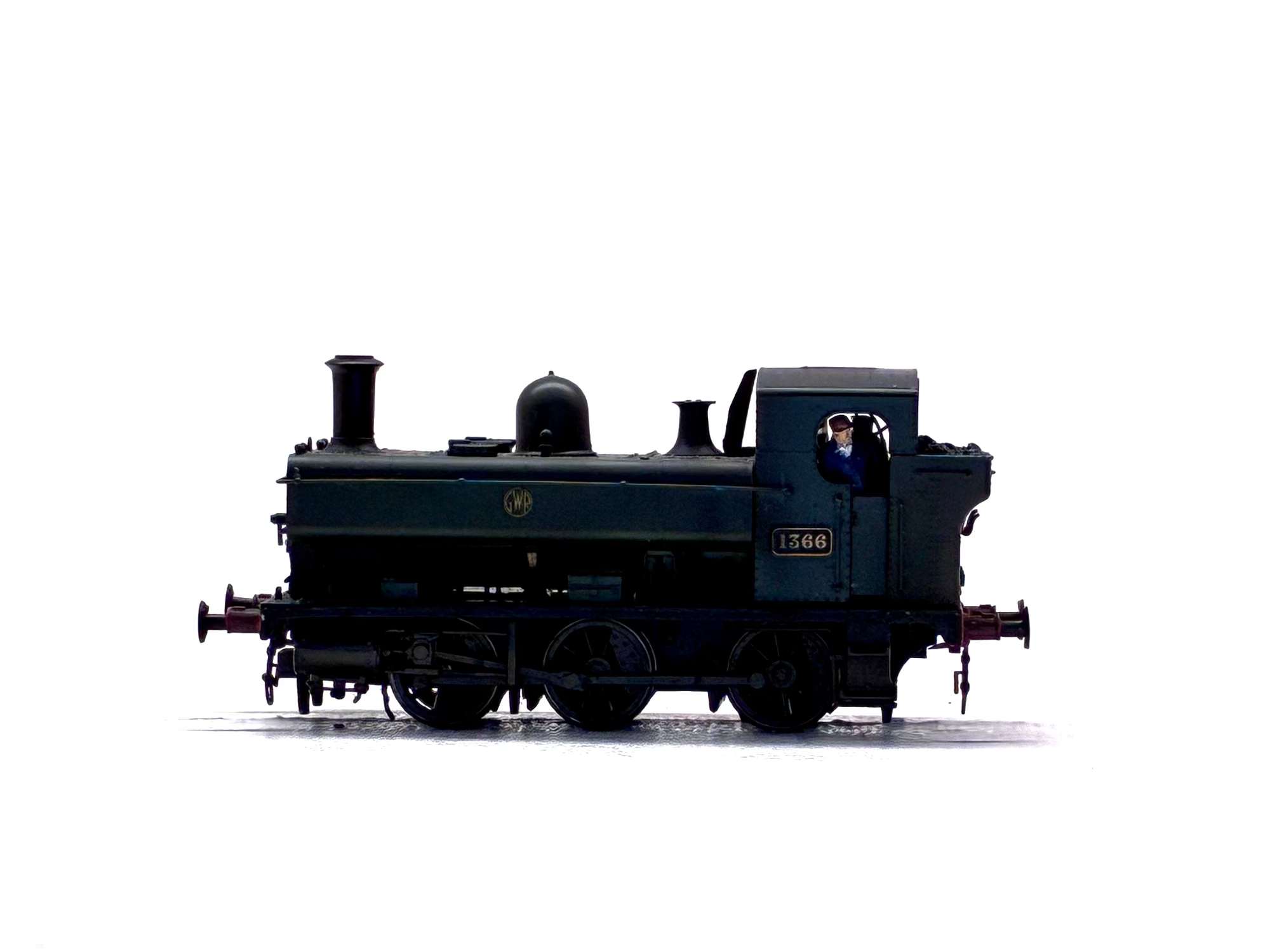 Heljan 1320 Class 1366 0-6-0PT 1366 in GWR green with shirtbutton