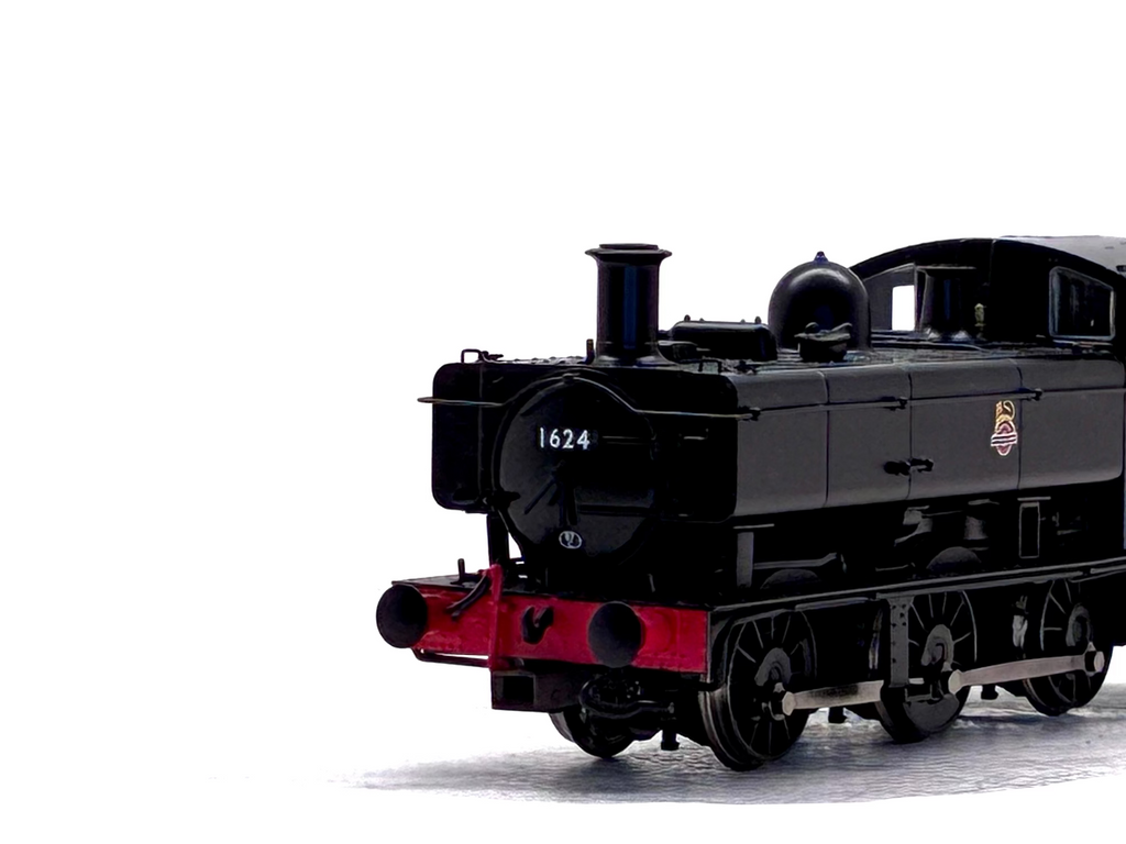 Rapido Trains UK MR-301C Class 16xx Pannier 0-6-0PT 1624 in BR black with early emblem