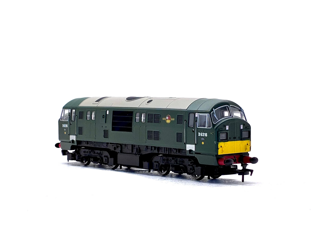 Dapol D1000g Class 22 B-B Diesel Hydraulic D6316 (font A) in BR green with small yellow ends