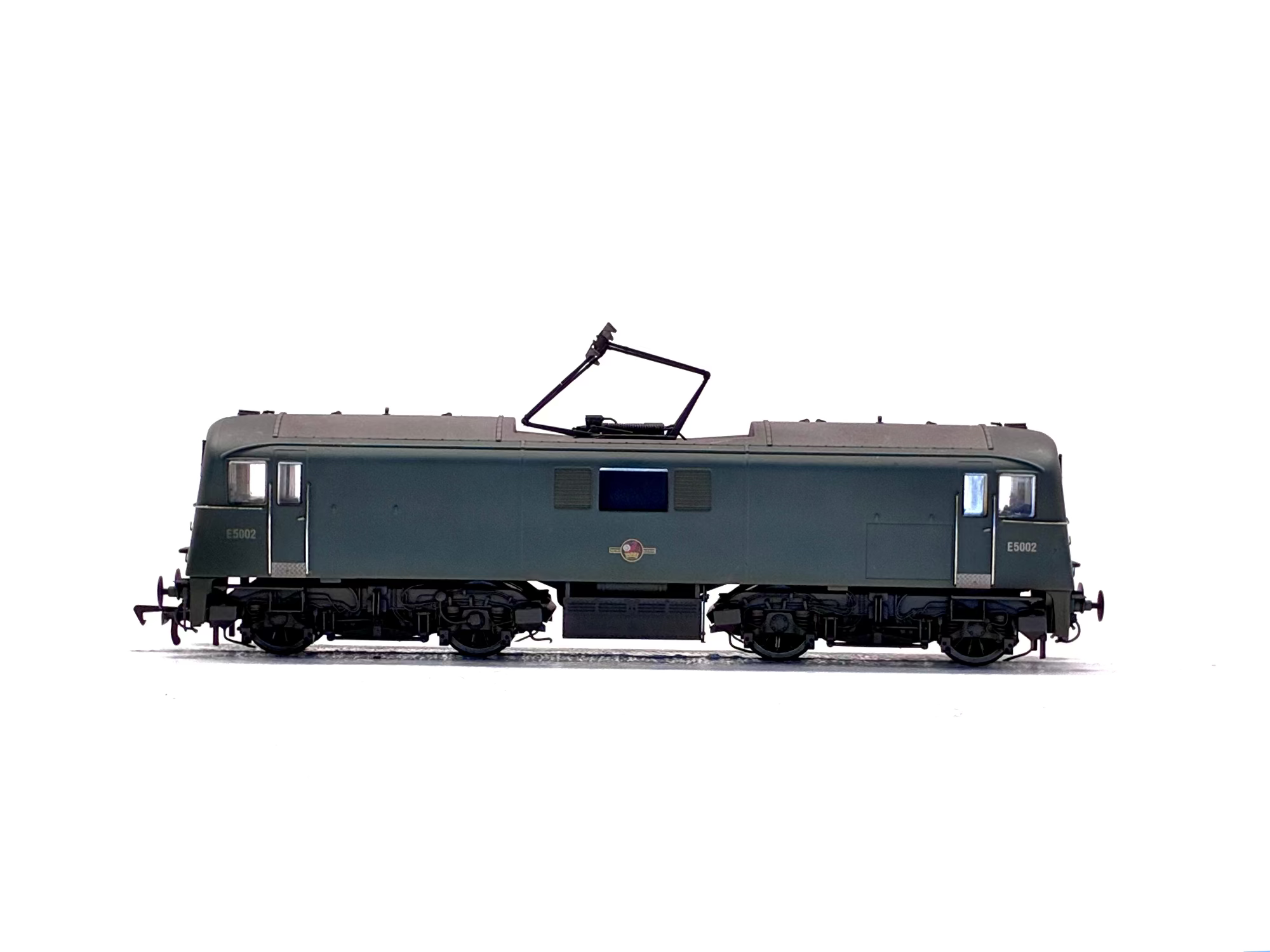 DJ Models OO71-097 Class 71 E5002 in BR Plain Green (weathered)  Kernow Models exclusive