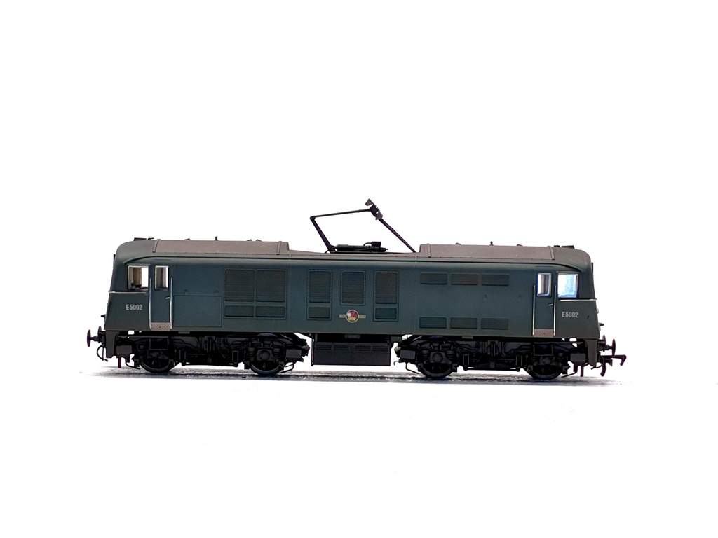 DJ Models OO71-097 Class 71 E5002 in BR Plain Green (weathered)  Kernow Models exclusive