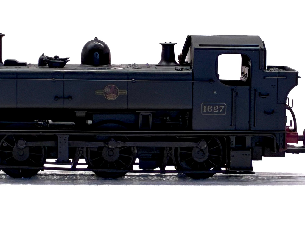 Rapido Trains UK MR-305A Class 16xx Pannier 0-6-0PT 1627 in BR black with late crest weathered